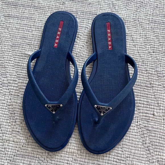 Authentic Prada Saffiano Rubber Flip Flop Thong Metal Logo (with box). Worn 1x - Picture 2 of 14
